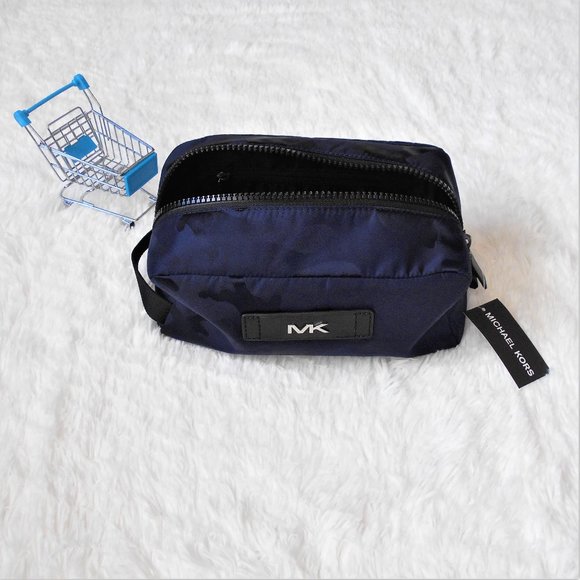 Michael Kors Kent Camo Jacquard Toiletry Kit - Picture 7 of 11